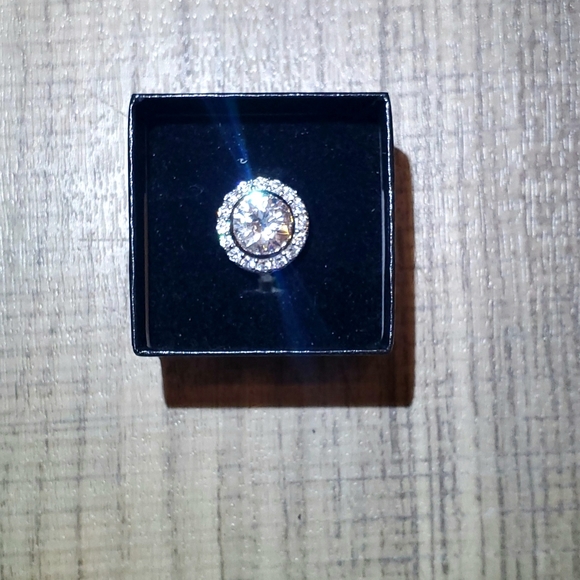 Round crystal paved ring - Picture 9 of 13